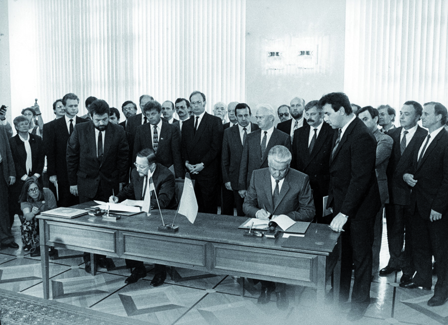 В каком году подписан договор про. Подписание федеративного договора 1991. Подписание соглашения. Соглашение о межгосударственном экономическом комитете (1993).